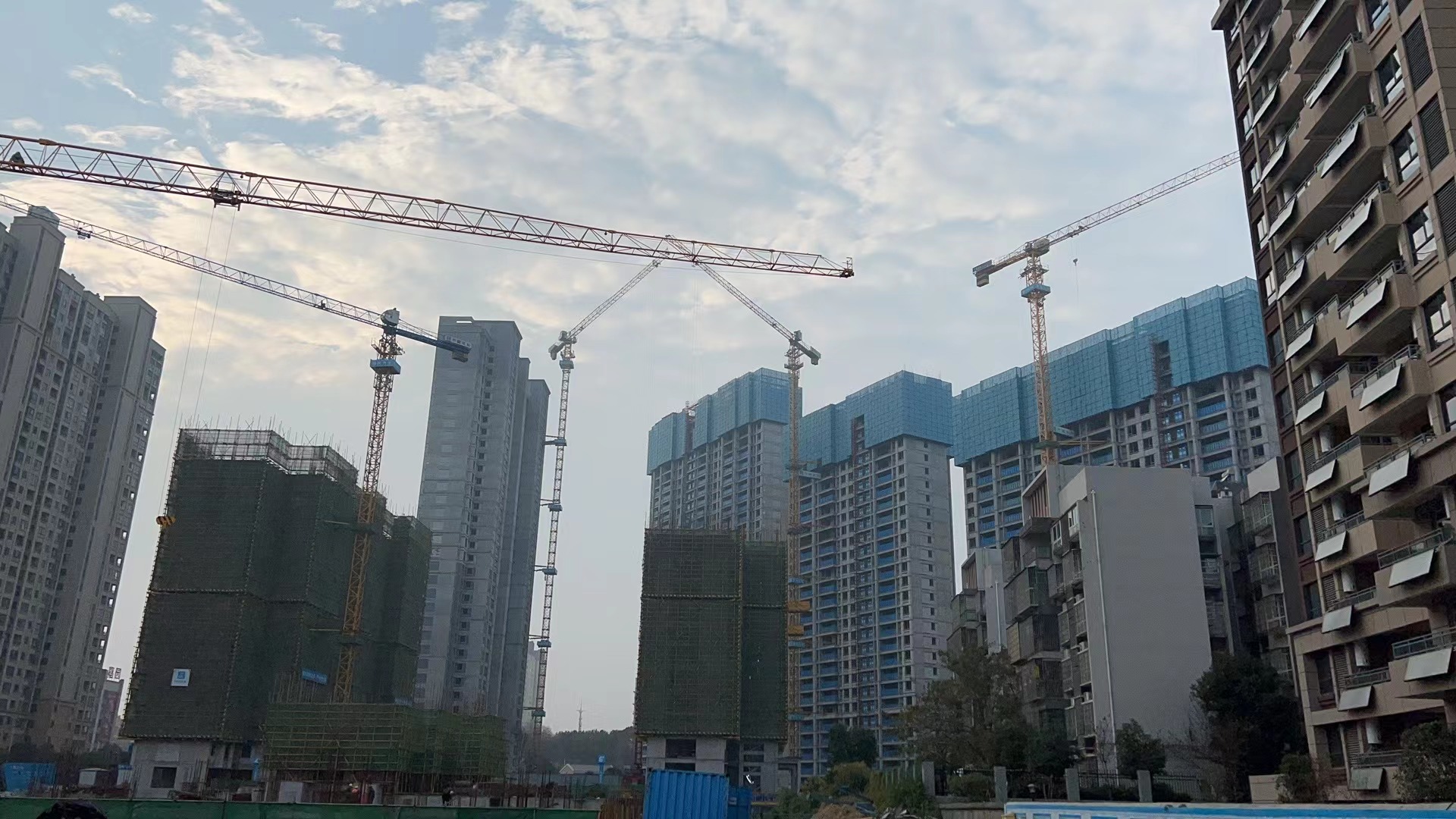 江西全鋼爬架廠家：全鋼爬架施工前需要做哪些工作？