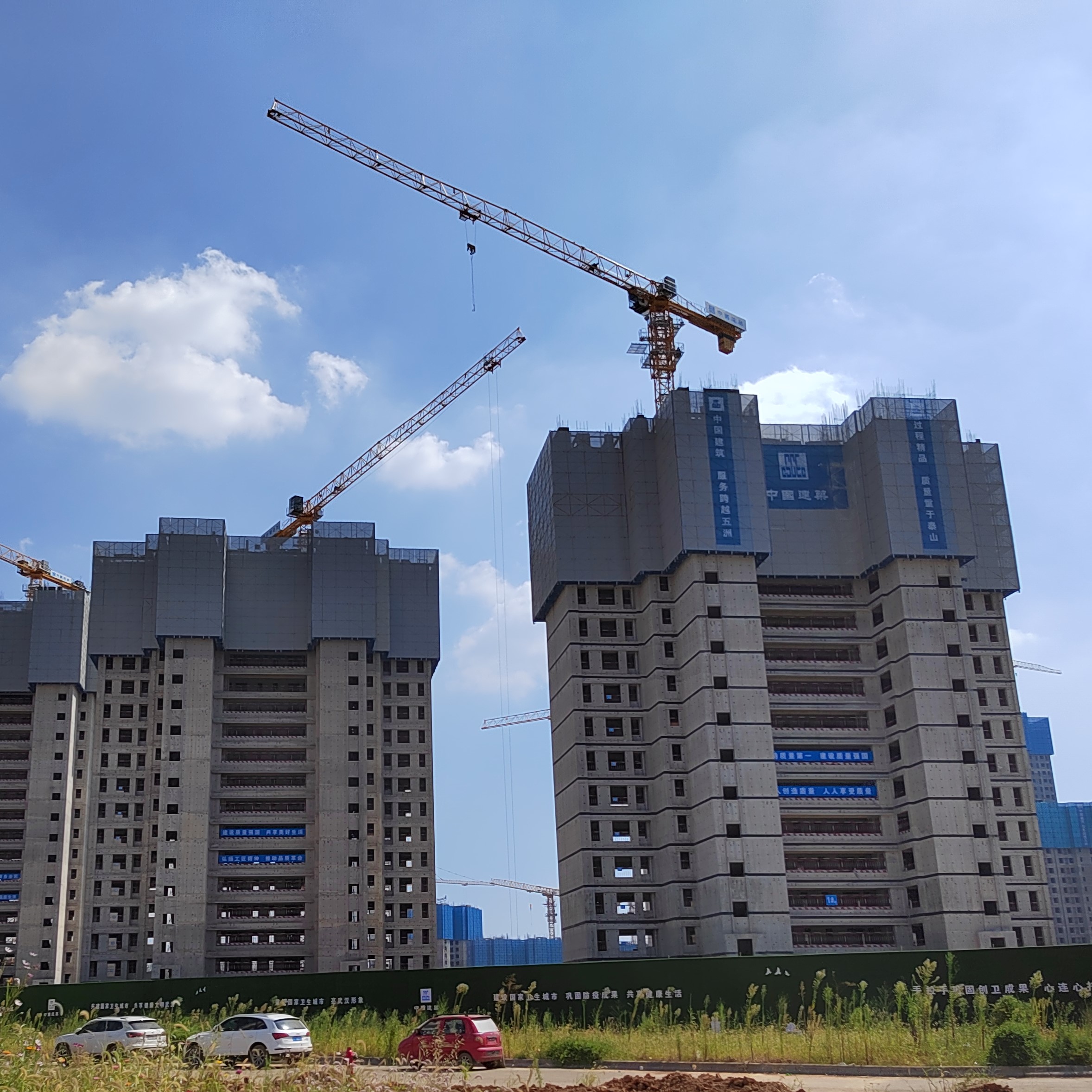 高層建筑的爬升式爬架有什么特點？